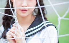 女生衣服越碰越少的手游